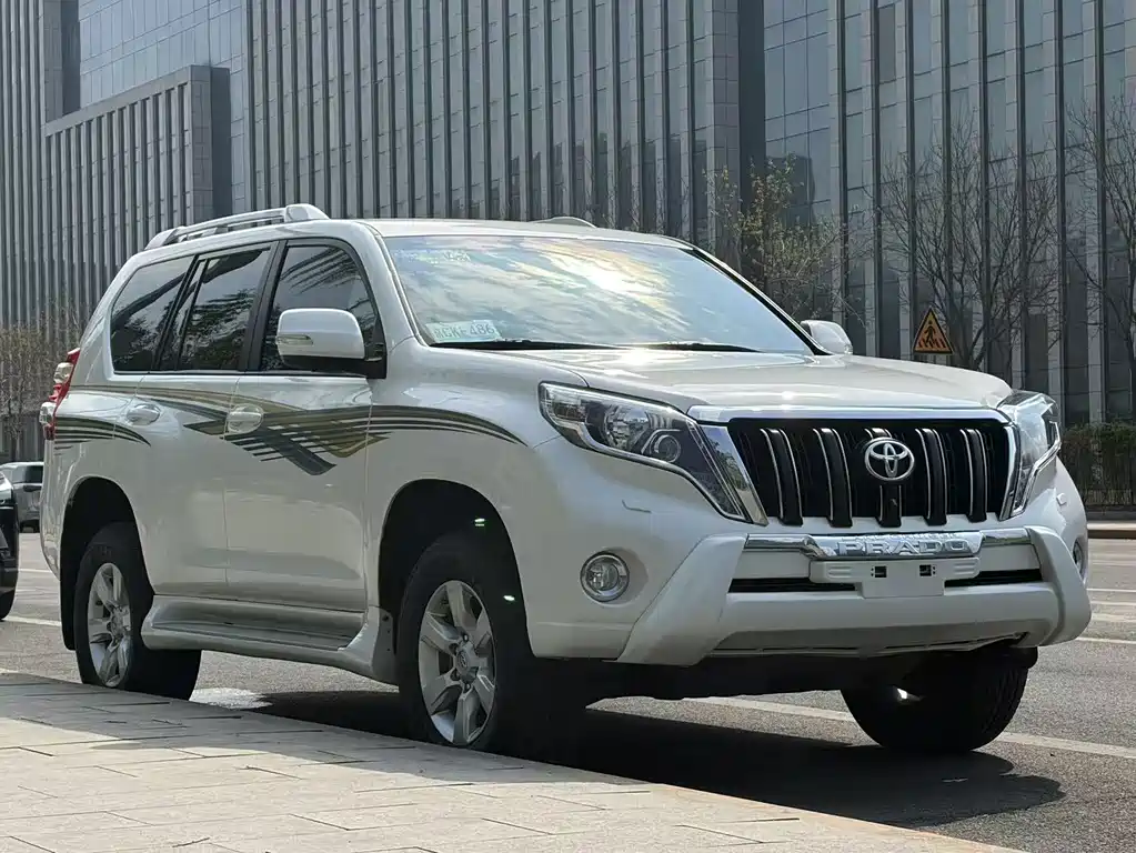 Toyota Prado 2015 — фото 3