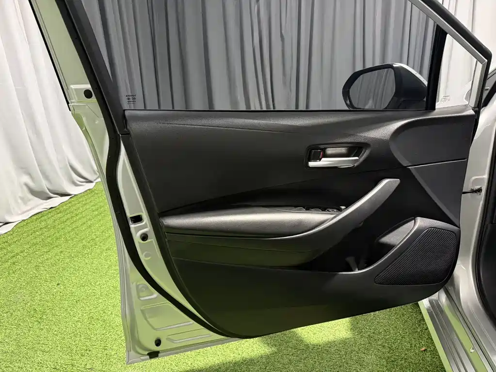 Toyota Corolla 2023 — фото 11