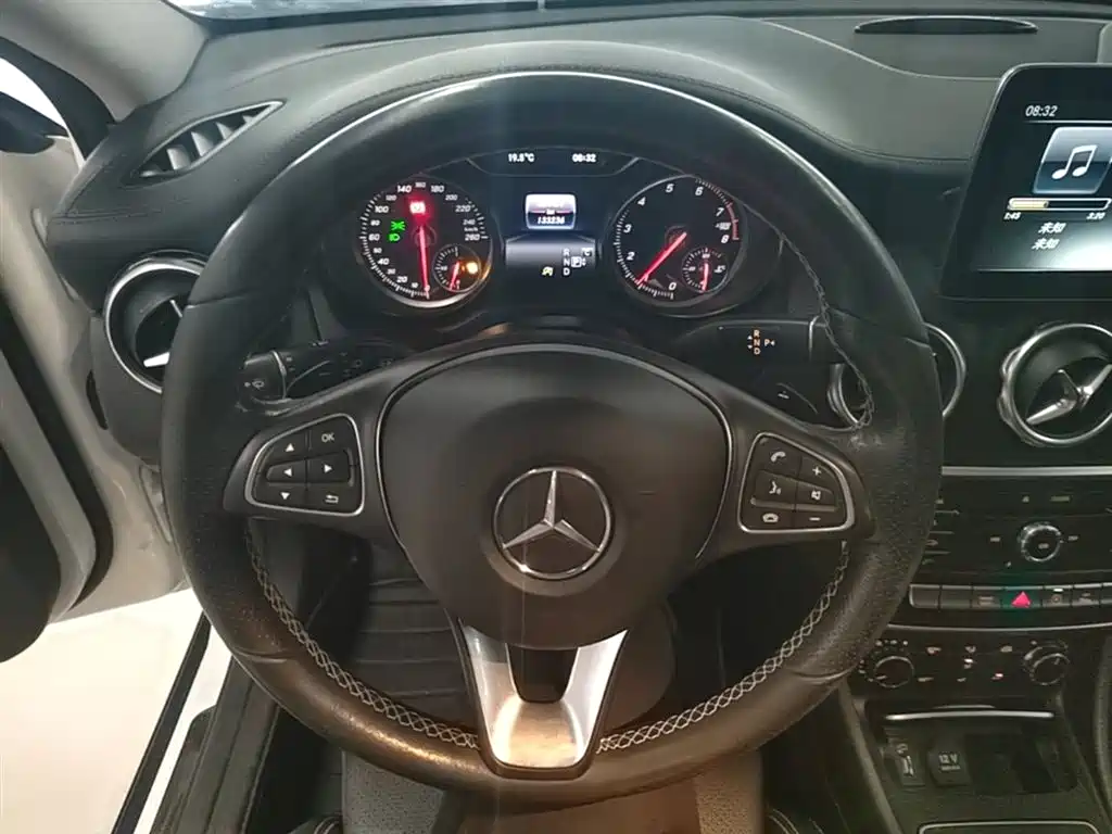 Mercedes-Benz GLA 2017 — фото 11