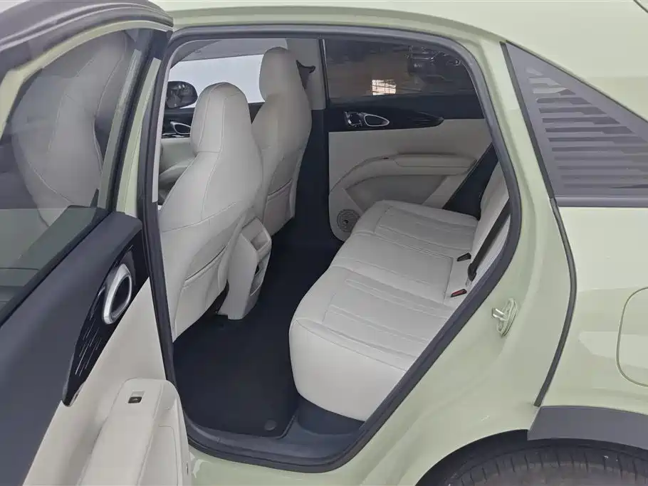 Geely Galaxy Starwish 2025 — фото 11