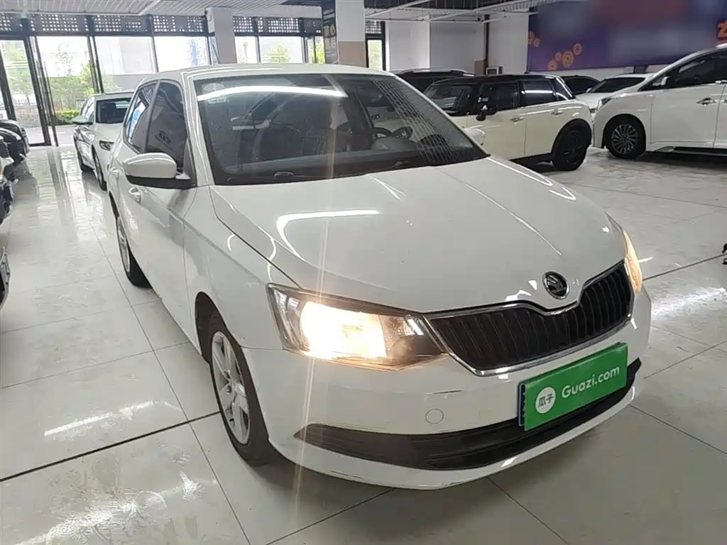 Skoda Fabia 2018 — фото 4