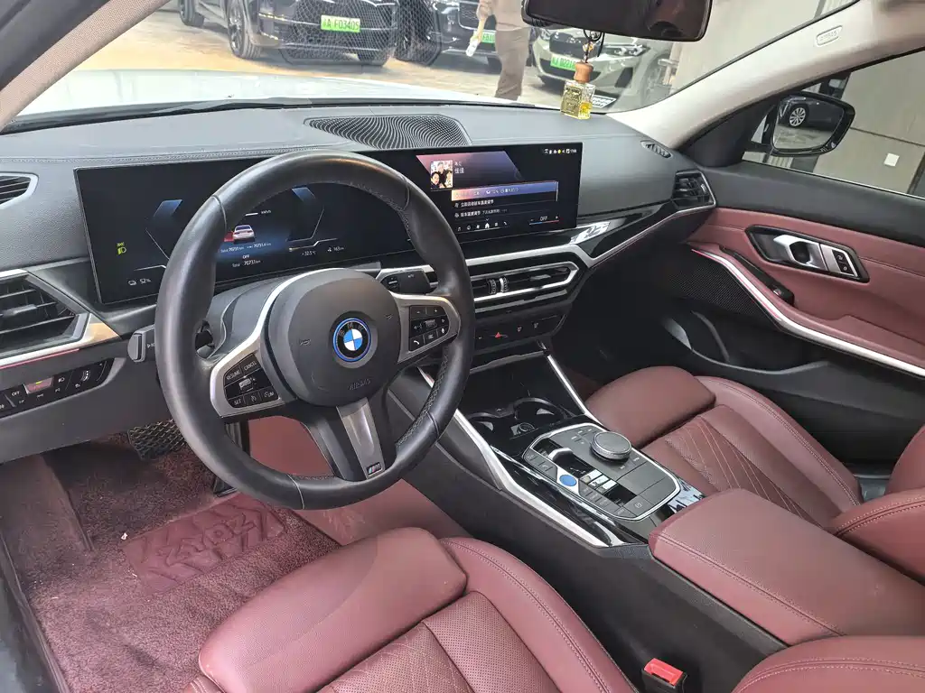 BMW i3 2023 — фото 10