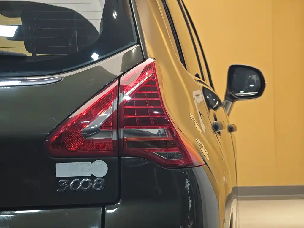 Peugeot 3008 2015 — фото 27