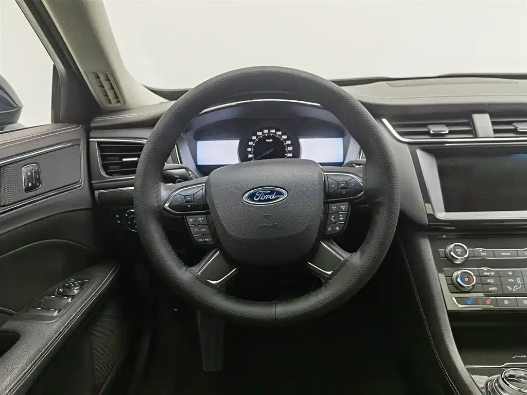 Ford Taurus 2017 — фото 11