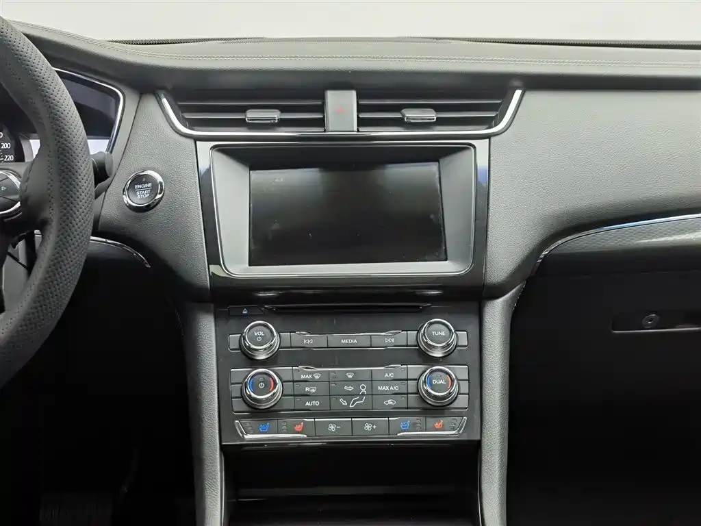 Ford Taurus 2017 — фото 12
