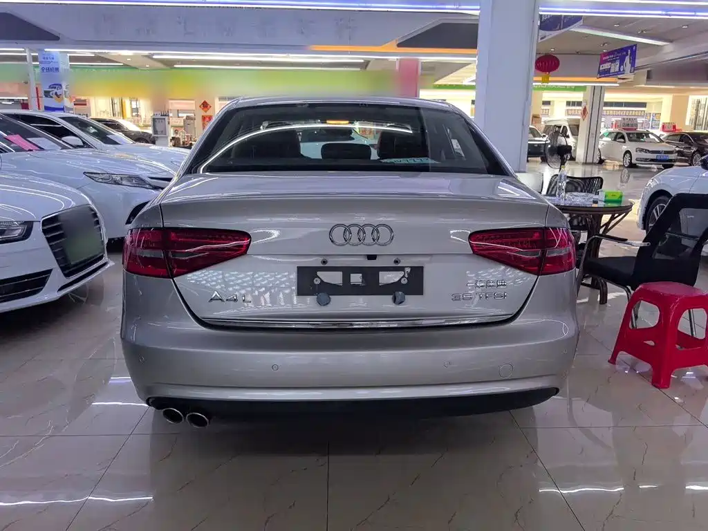 Audi A4L 2015