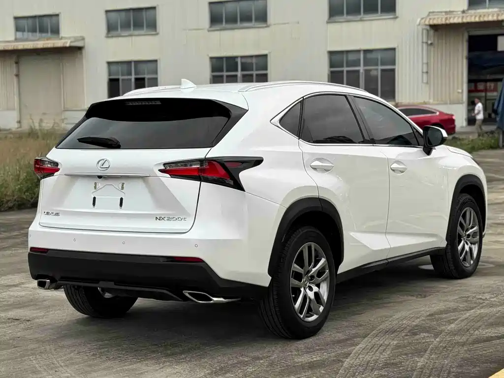 Lexus NX 2016 — фото 9