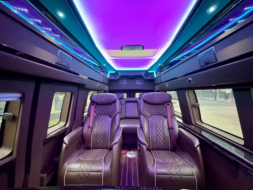 GMC Savana 2017 — фото 15
