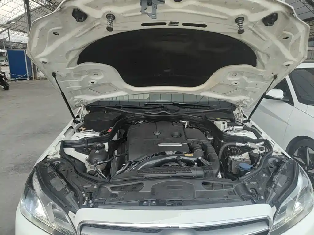 Mercedes-Benz E-Class 2015 — фото 20