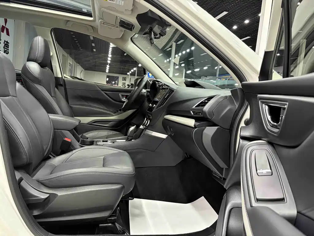 Subaru Forester 2023 — фото 19