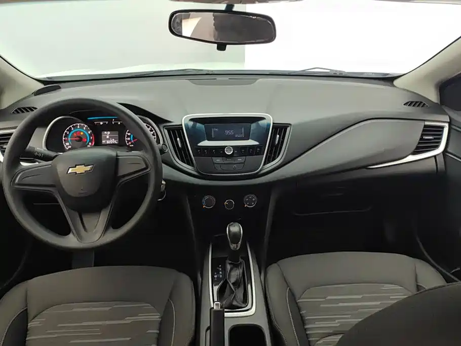Chevrolet Cavalier 2018 — фото 12