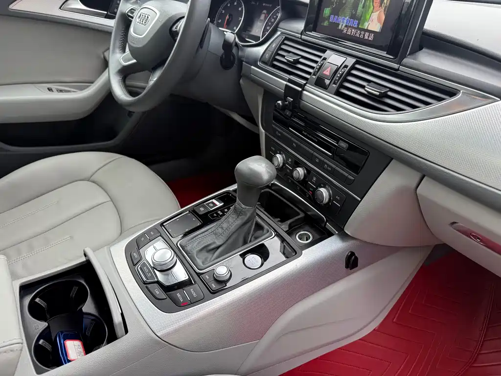Audi A6L 2015 — фото 12