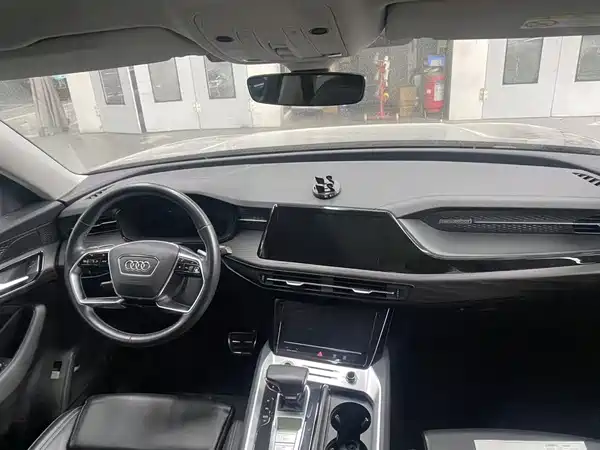 Audi Q6 2024