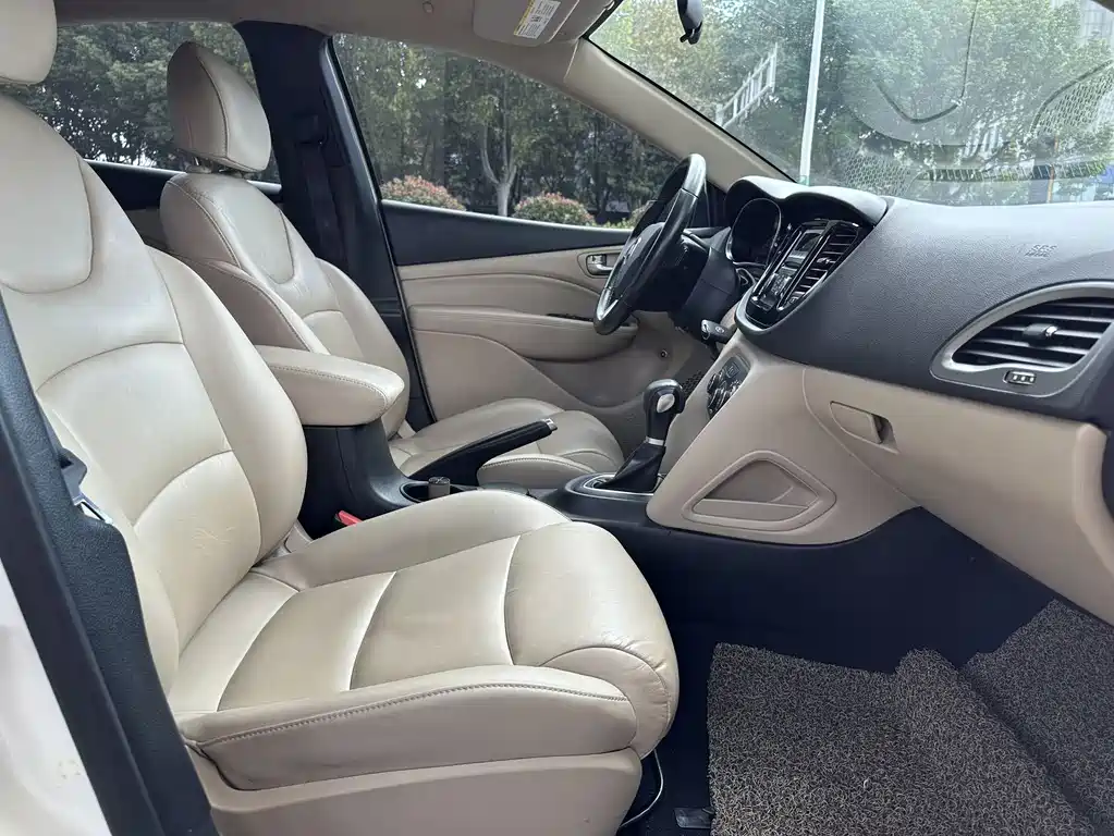 Fiat Viaggio 2013 — фото 10