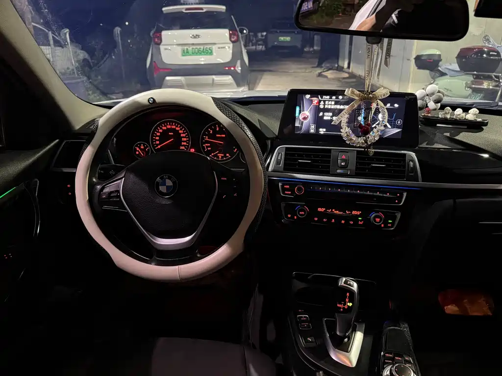 BMW 3 Series 2016 — фото 13