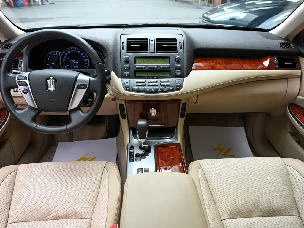 Toyota Crown 2014 — фото 14