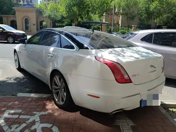 Jaguar XJ 2014
