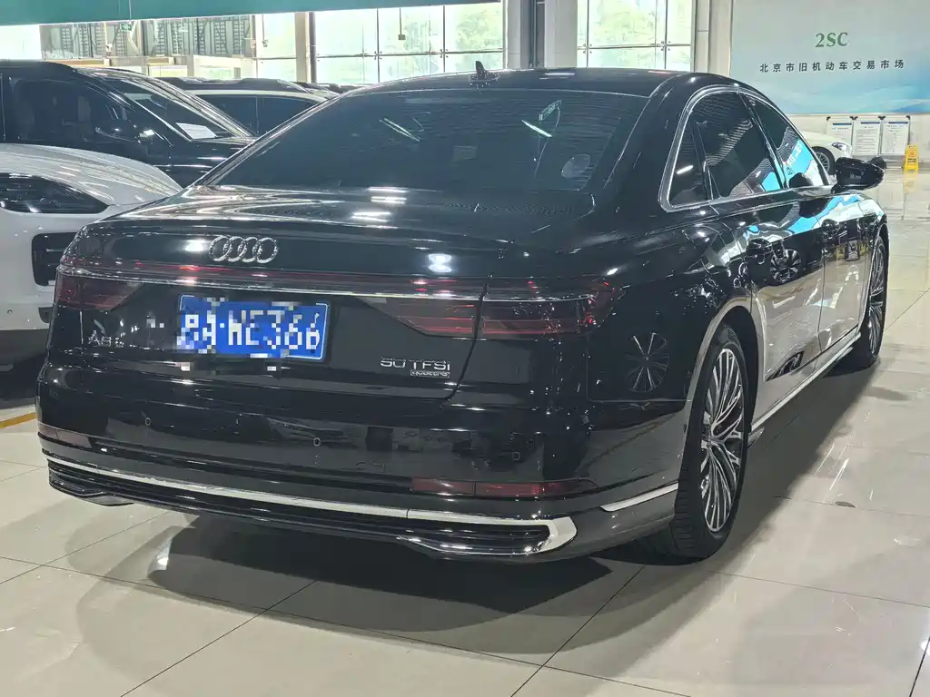 Audi A8 2023 — фото 14