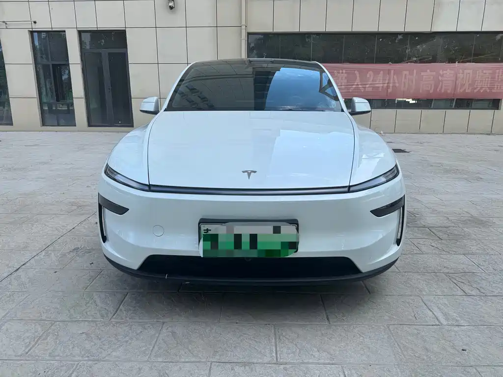Tesla Model Y 2025 — фото 2