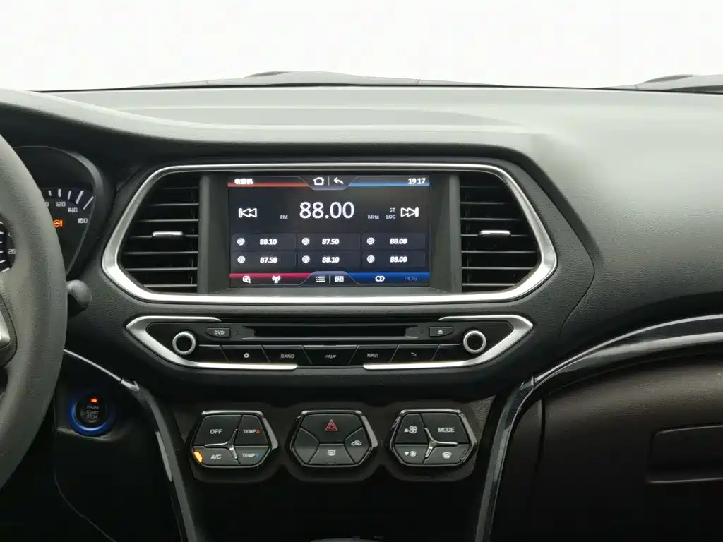 GAC Trumpchi GS4 2016 — фото 12