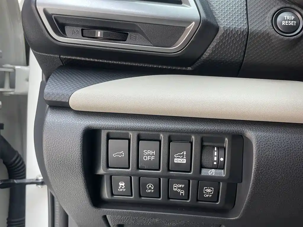 Subaru Forester 2023 — фото 12