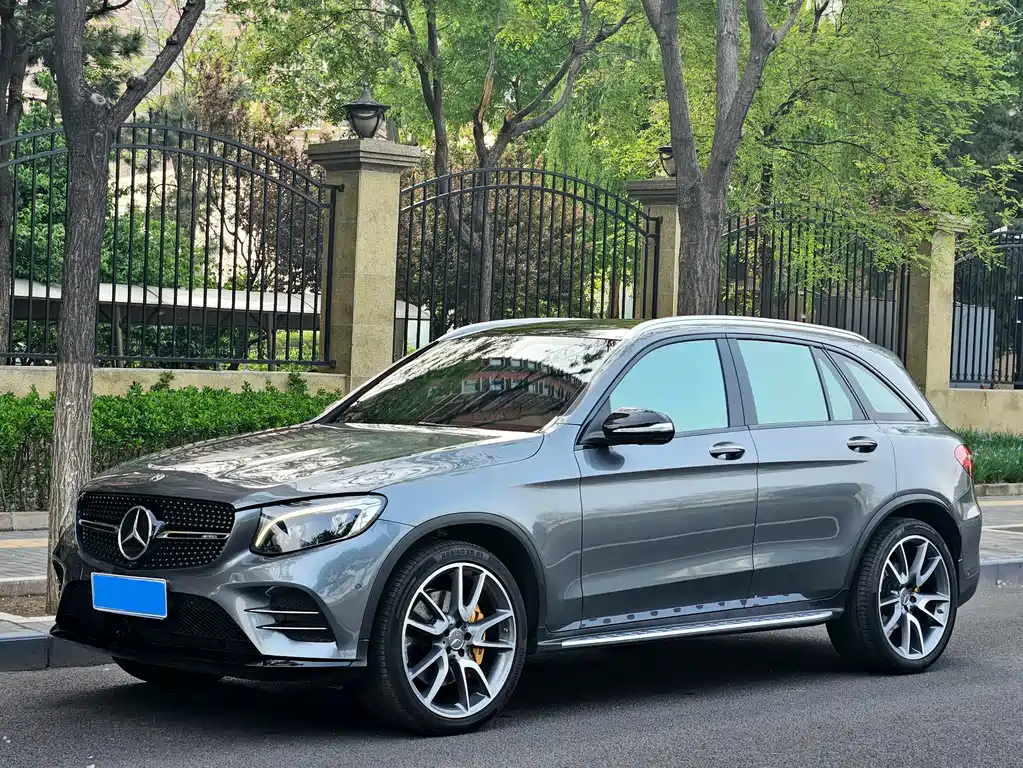 Mercedes-Benz GLC AMG 2018 — фото 1