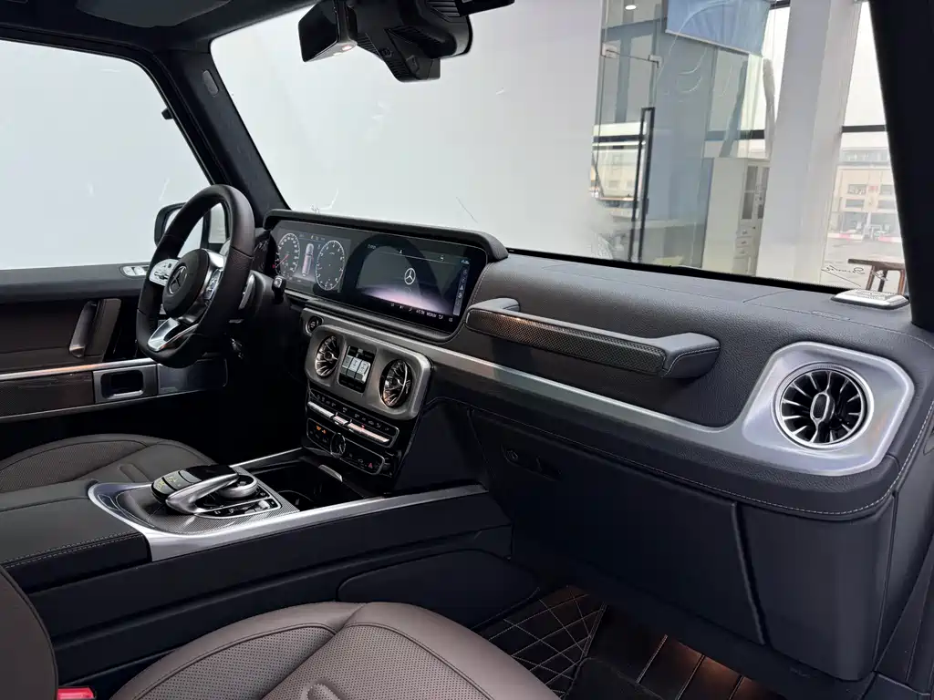 Mercedes-Benz G-Class 2022 — фото 11