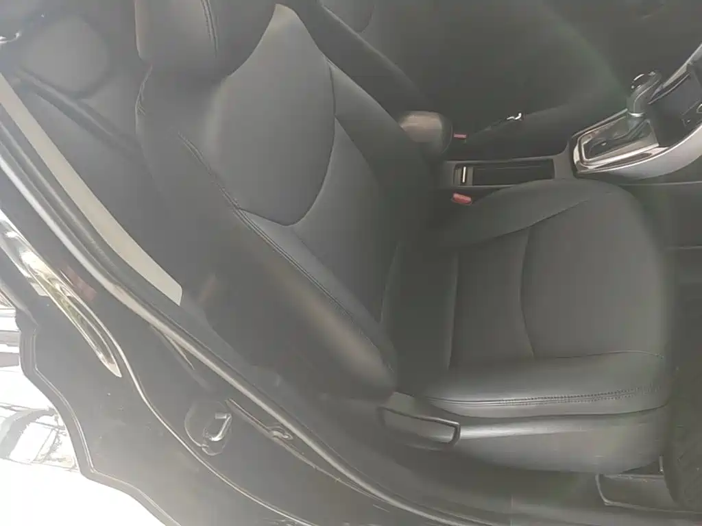 Hyundai Elantra 2015 — фото 25