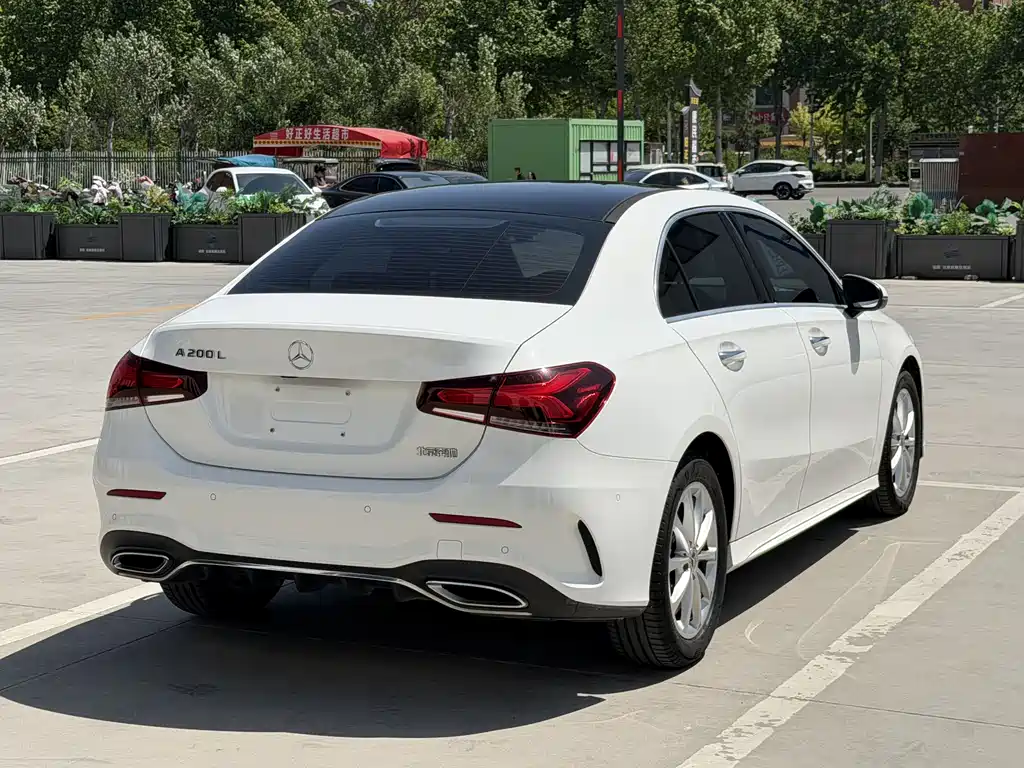 Mercedes-Benz A-Class 2019 — фото 15