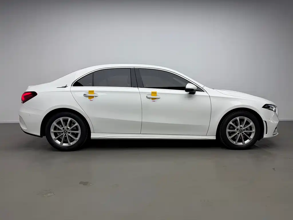 Mercedes-Benz A-Class 2022 — фото 8