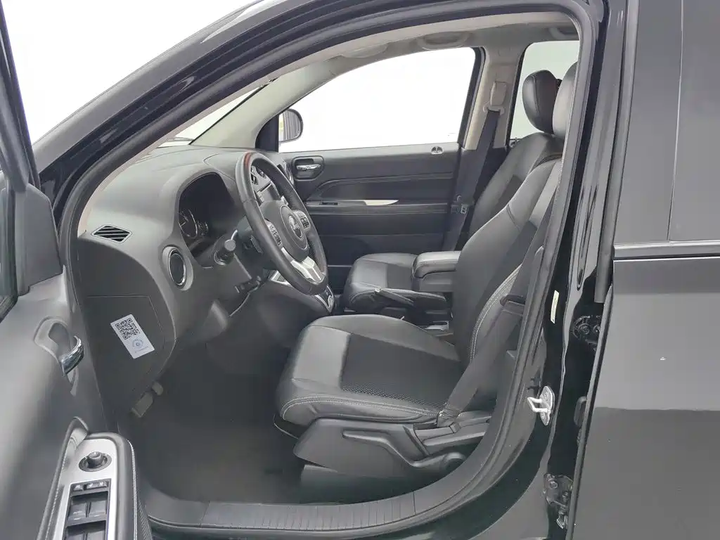 Jeep Compass 2014 — фото 10