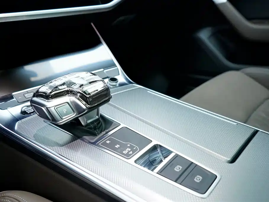 Audi A7L 2023 — фото 24