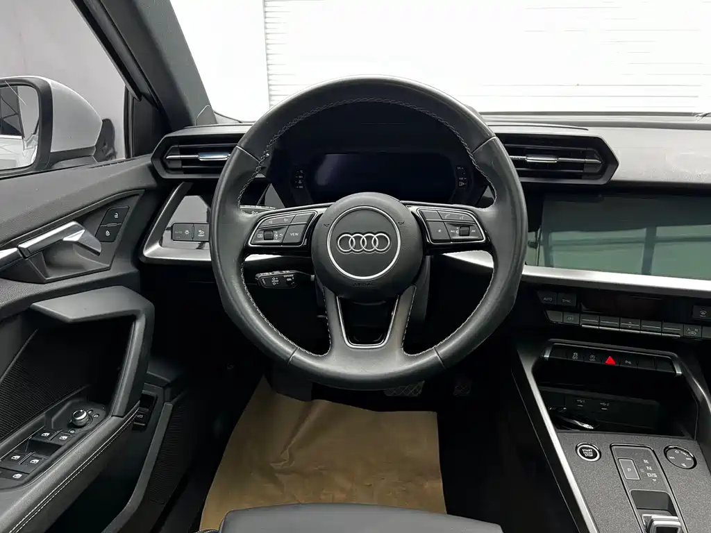 Audi A3 2023 — фото 10