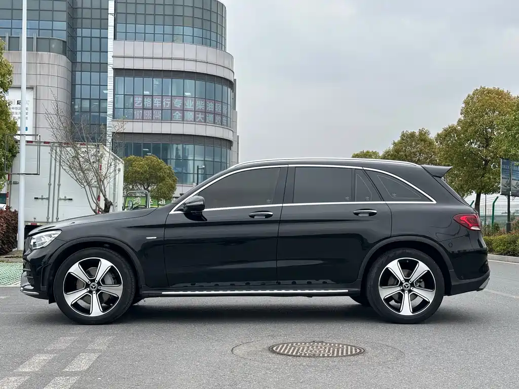 Mercedes-Benz GLC 2023 — фото 4