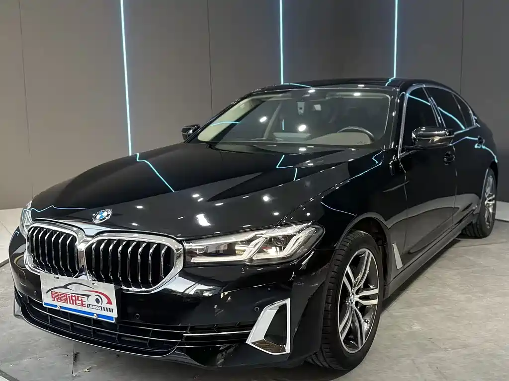 BMW 5 Series 2022 — фото 1