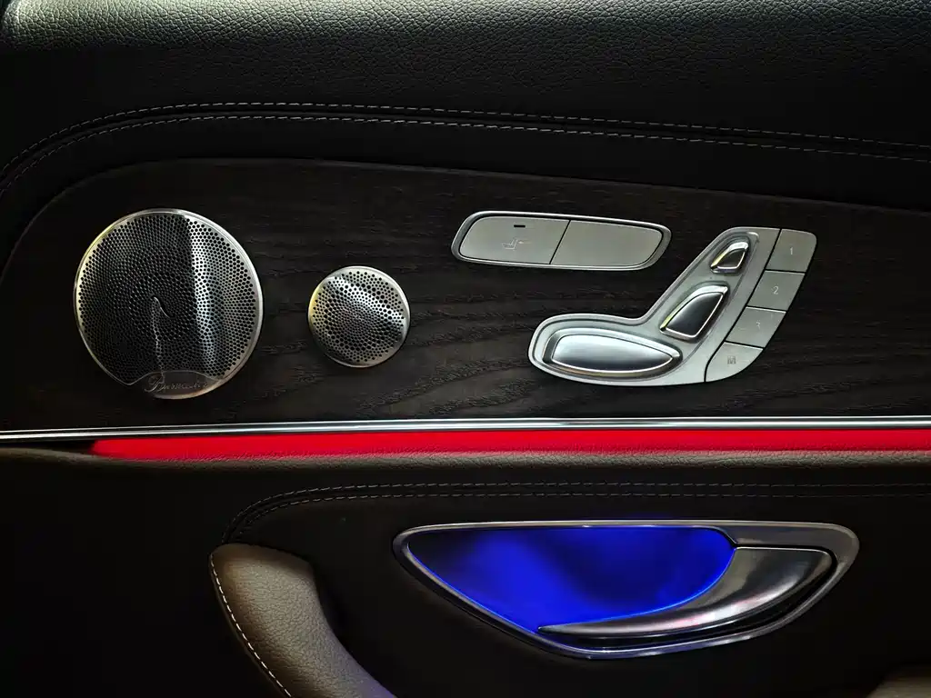 Mercedes-Benz E-Class 2021 — фото 17