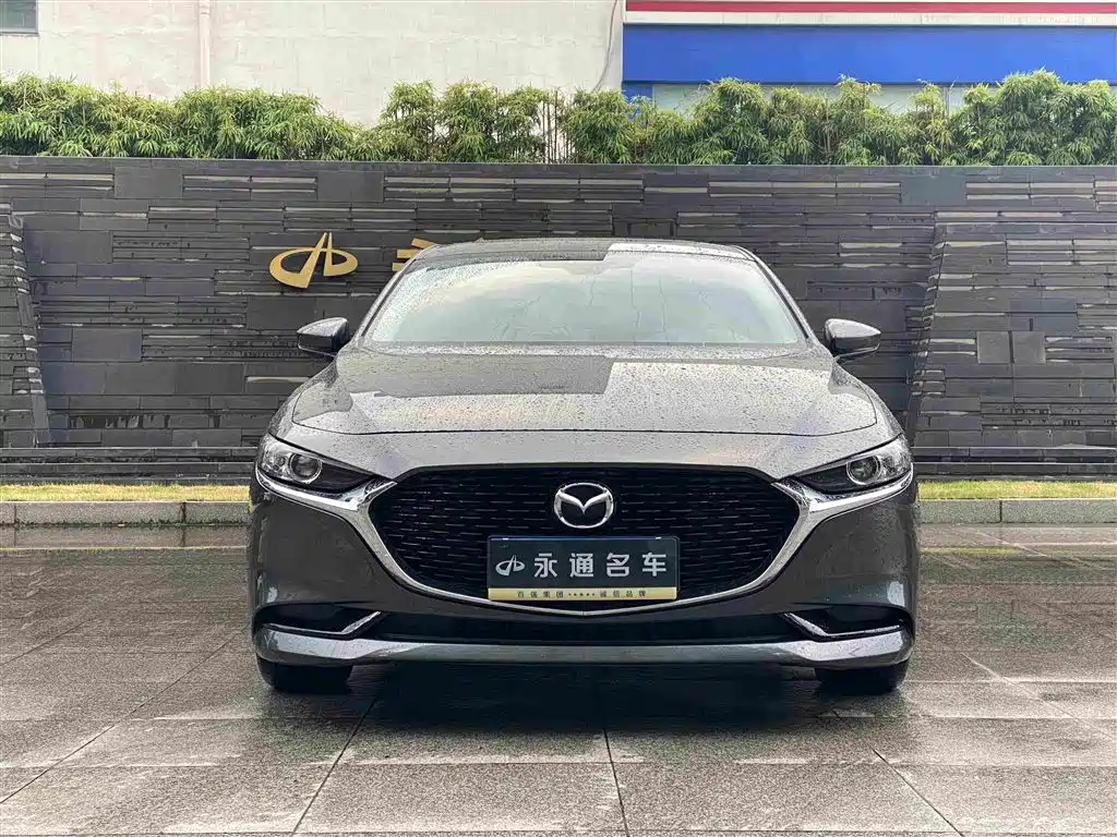 Mazda 3 Axela 2022 — фото 2