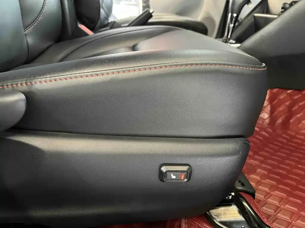 Toyota Yaris L 2022 — фото 12