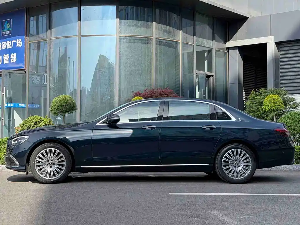 Mercedes-Benz E-Class 2023