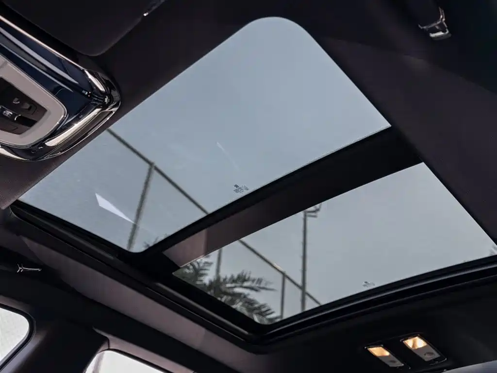 Rolls-Royce Ghost 2019 — фото 18