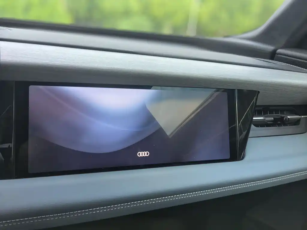 Audi Q6L e-tron 2025 — фото 20