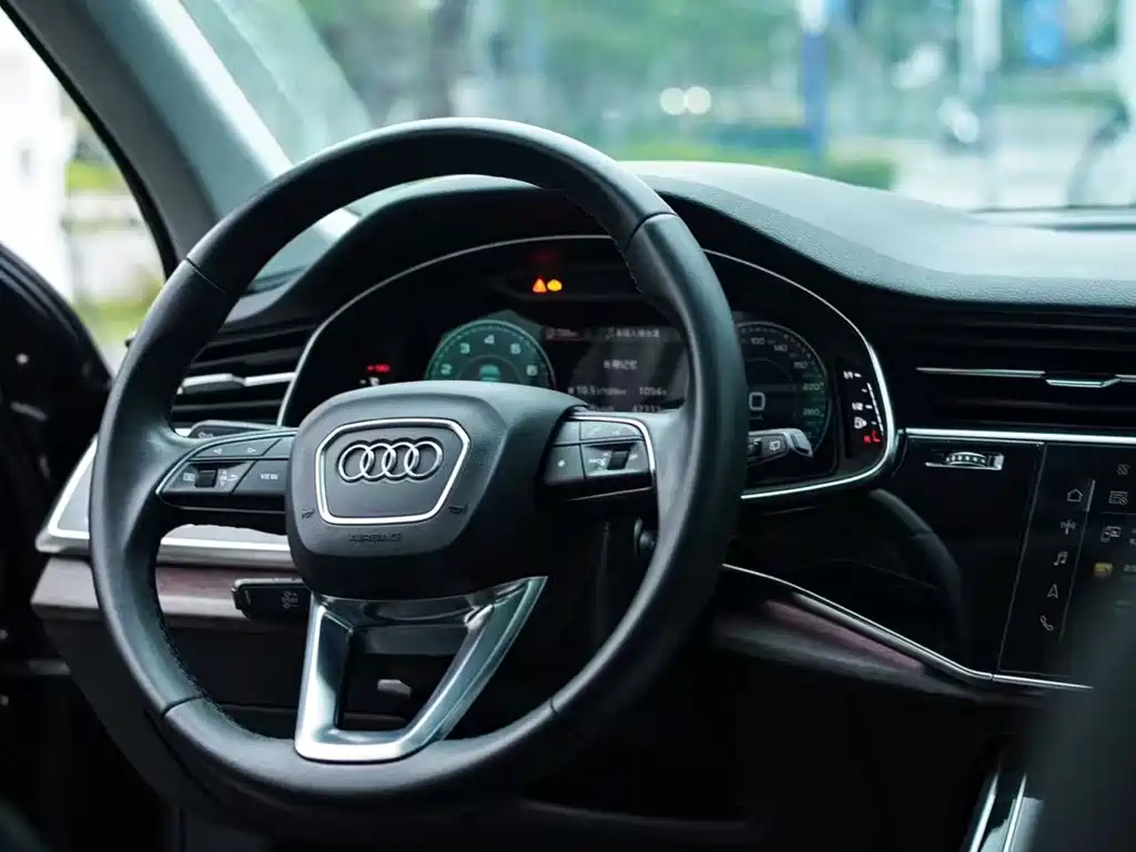 Audi Q7 2021 — фото 11