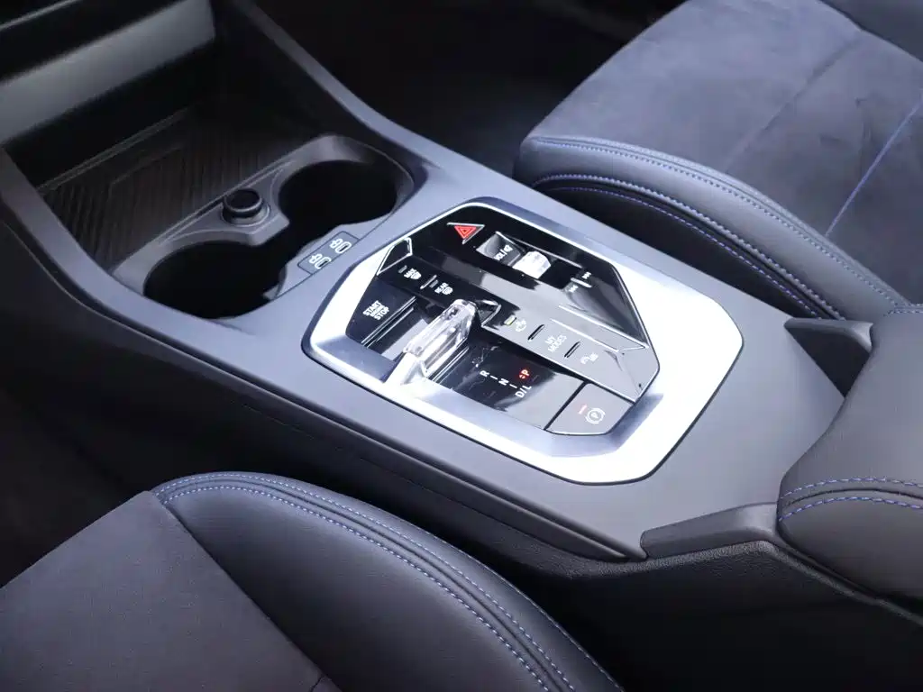 BMW 2 Series 2025 — фото 12