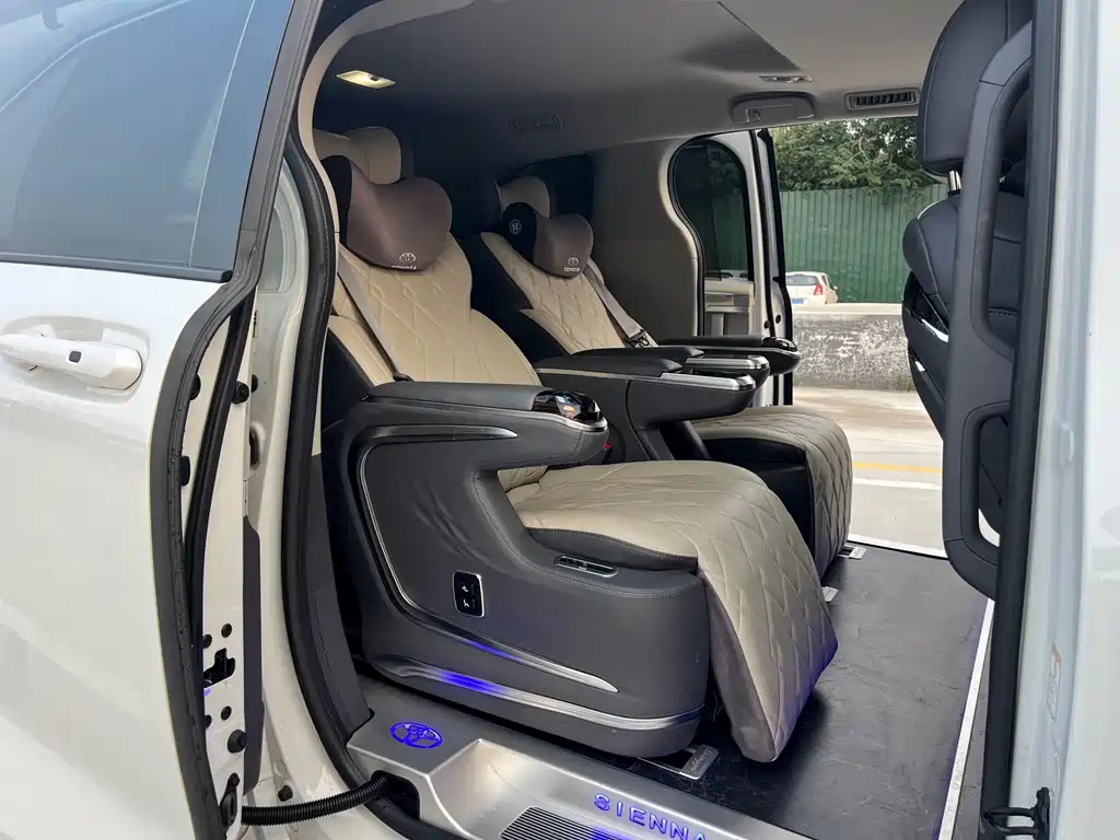 Toyota Sienna 2025 — фото 12