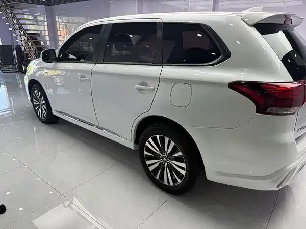 Mitsubishi Outlander 2022