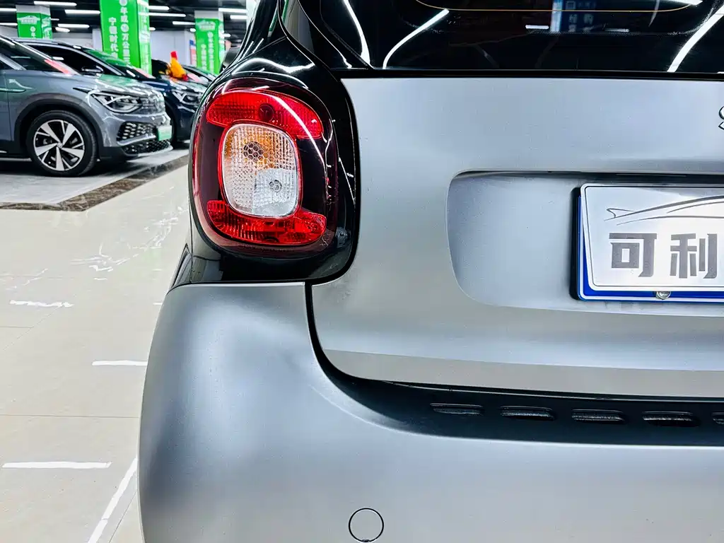 smart Fortwo 2018 — фото 14