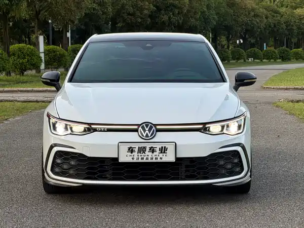 Volkswagen Golf GTI 2021