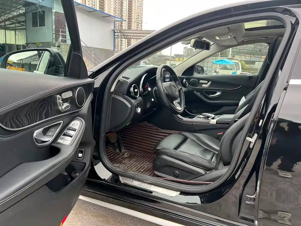 Mercedes-Benz C-Class 2018 — фото 11