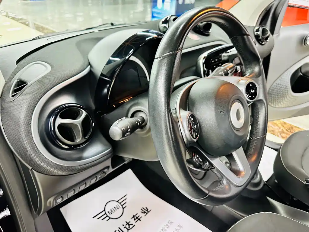 smart Fortwo 2018 — фото 29