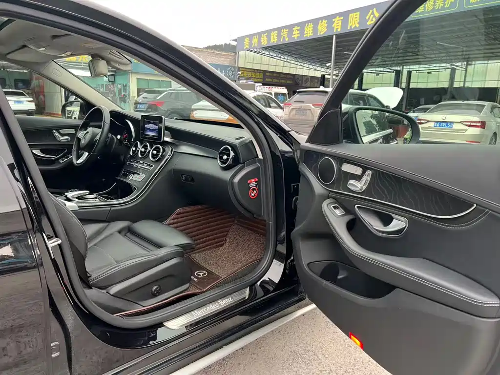 Mercedes-Benz C-Class 2018 — фото 15